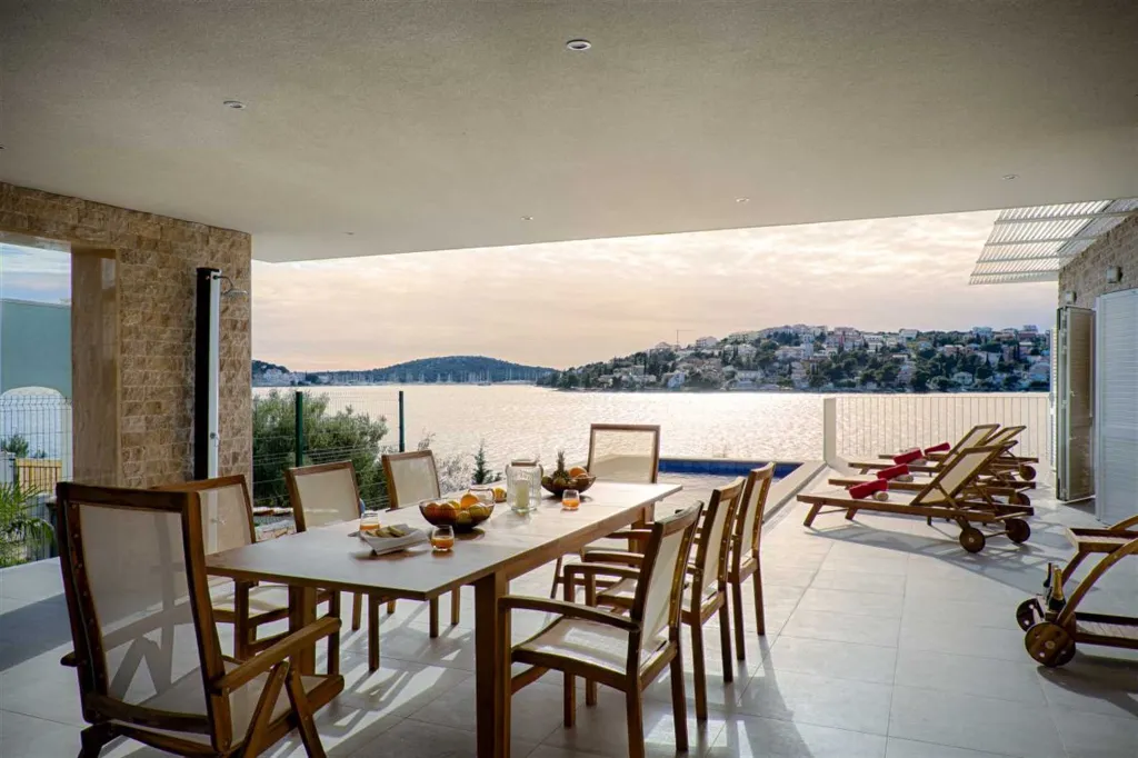 Rogoznica Villa with Heated Pool by the Sea