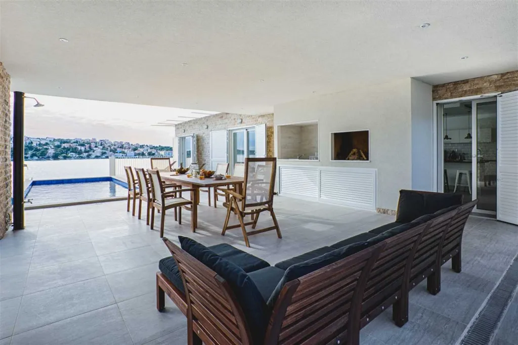 Rogoznica Villa with Heated Pool by the Sea