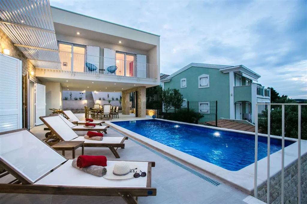 Rogoznica Villa with Heated Pool by the Sea