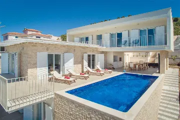 Rogoznica Villa with Heated Pool by the Sea