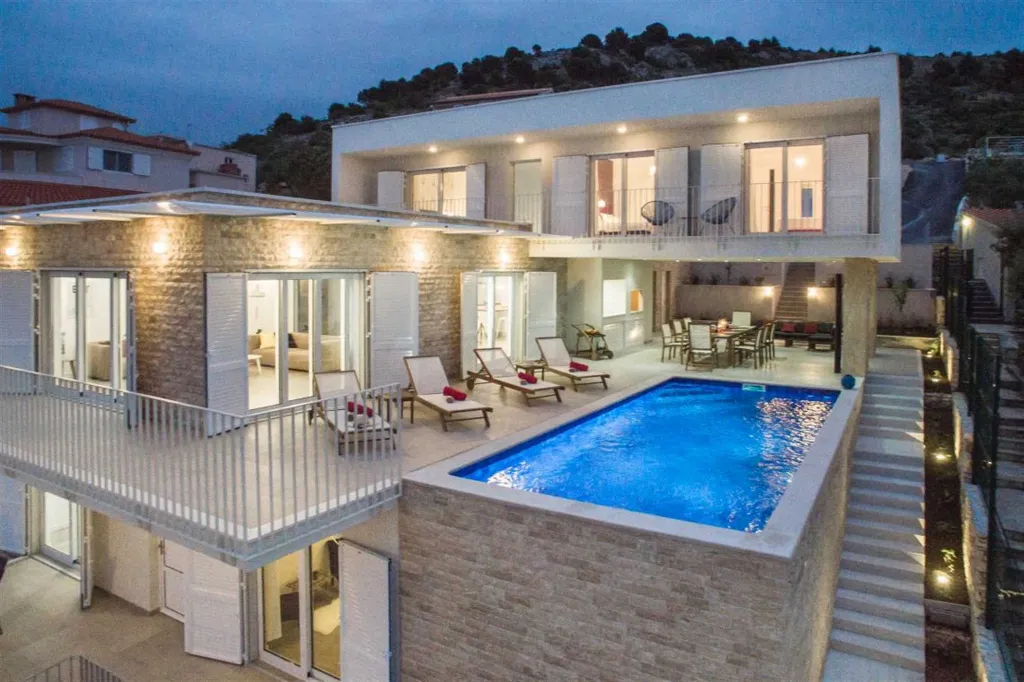 Rogoznica Villa with Heated Pool by the Sea