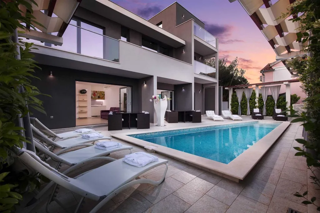 Rogoznica Villa with Pool for 10 Guests