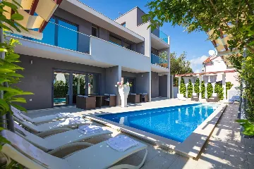 Rogoznica Villa with Pool for 10 Guests