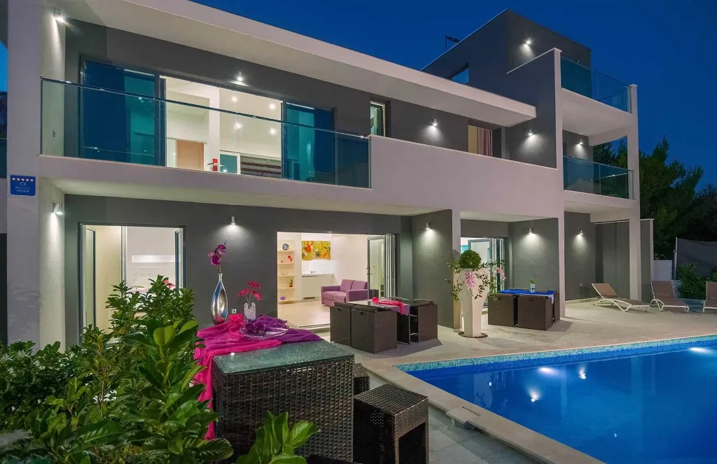 Rogoznica Villa with Pool for 10 Guests