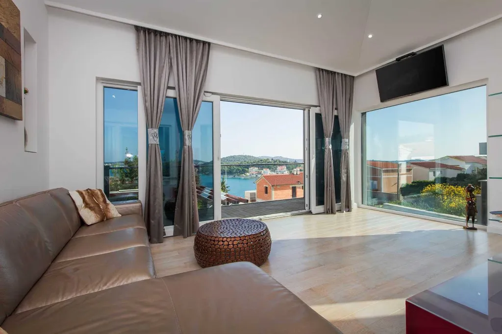 Rogoznica Villa with Pool for 10 Guests