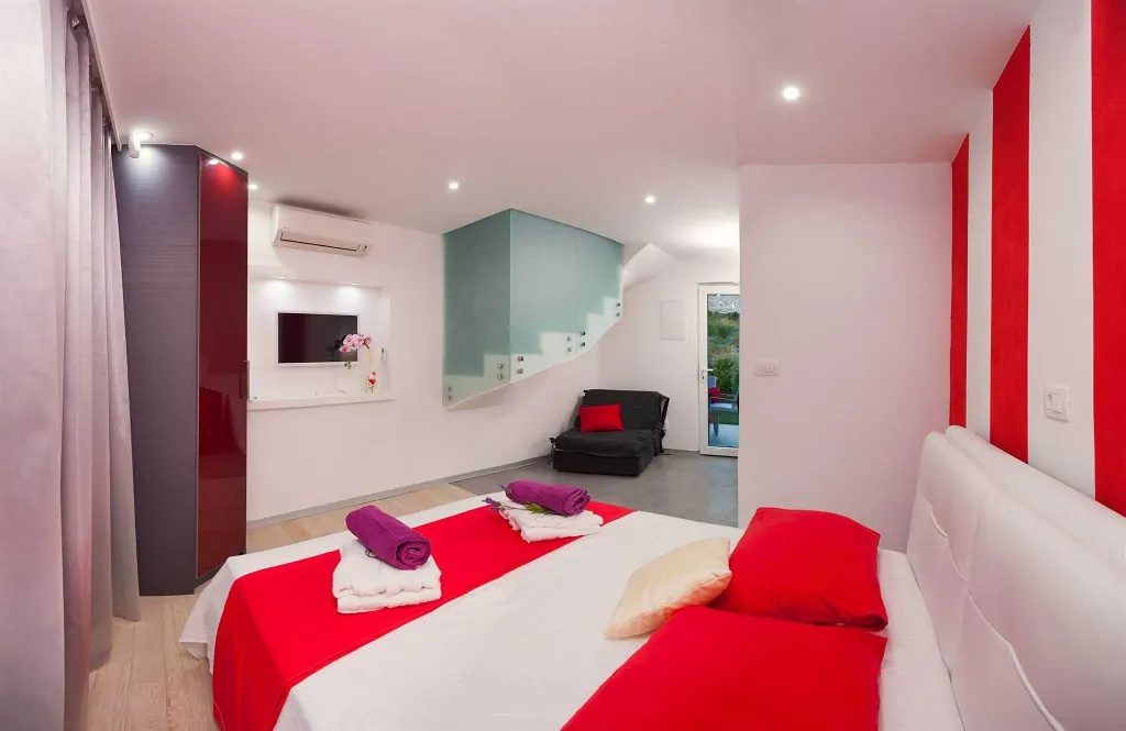 Rogoznica Villa with Pool for 10 Guests