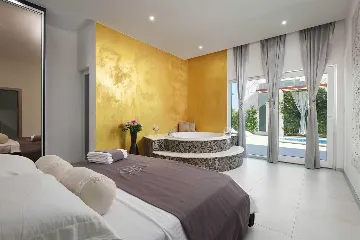 Rogoznica Villa with Pool for 10 Guests