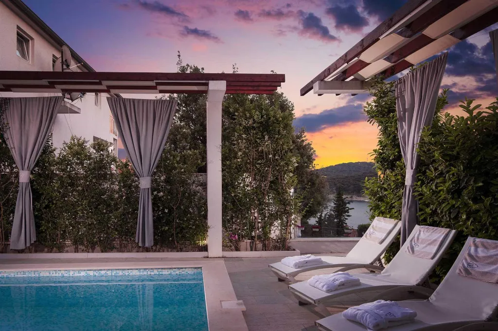 Rogoznica Villa with Pool for 10 Guests