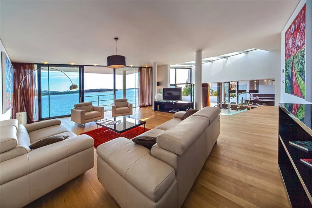 Primošten 3-Bedroom Villa with Pool and Sauna