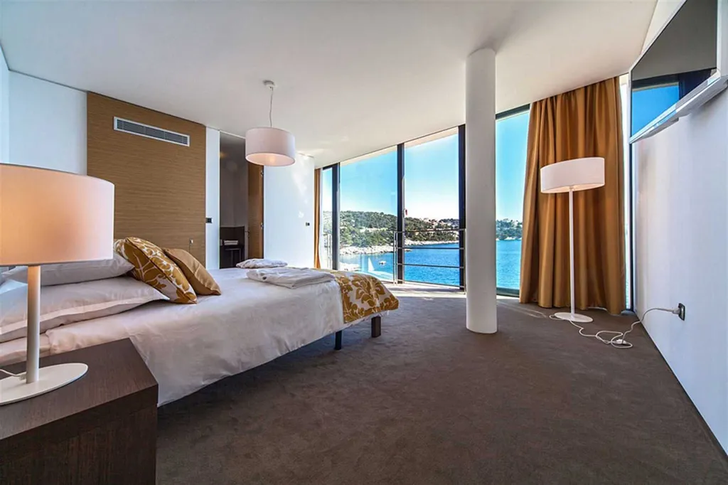 Primošten 3-Bedroom Villa with Pool and Sauna