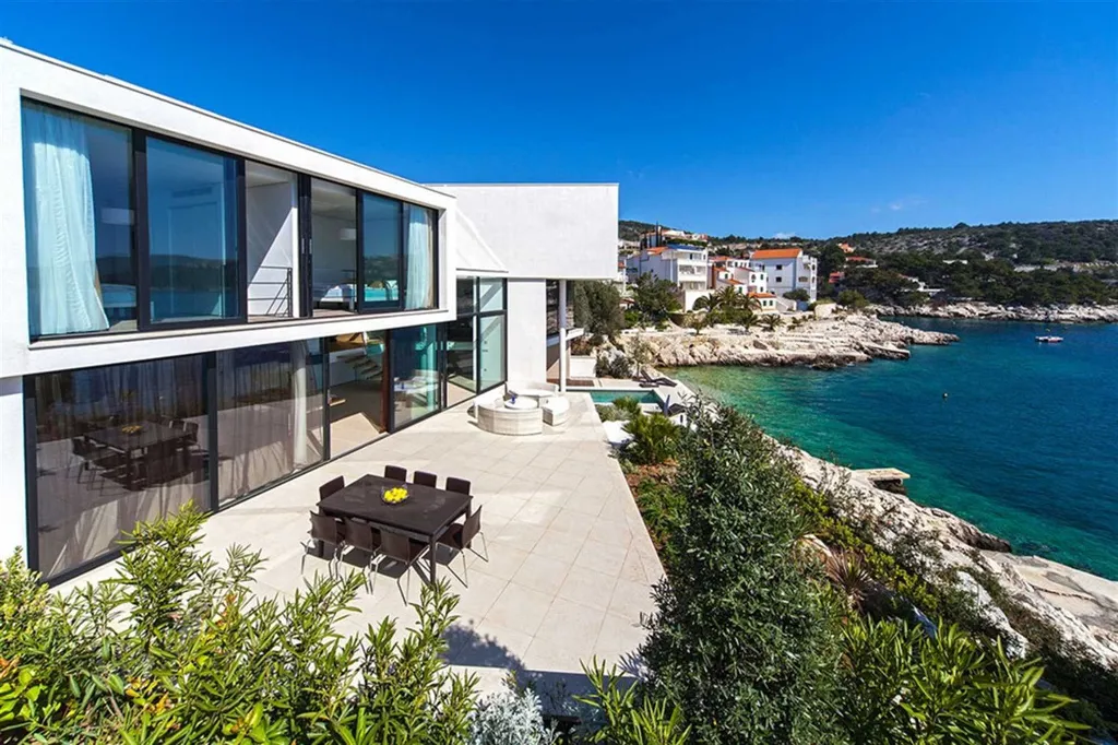 Primošten 3-Bedroom Villa with Pool and Sauna