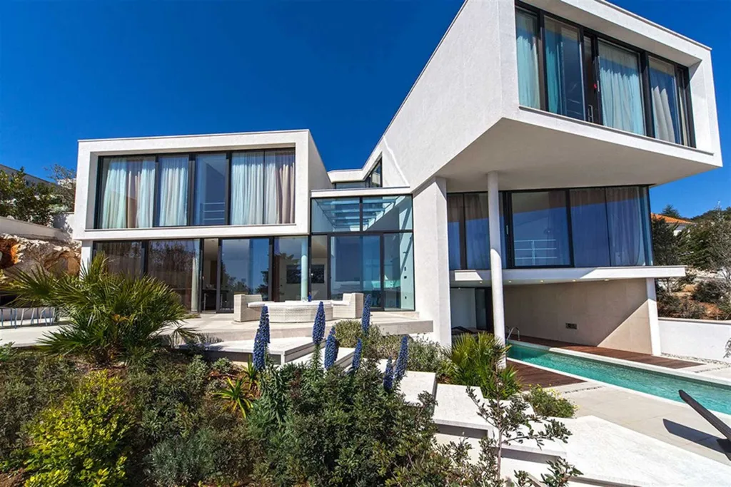 Primošten 3-Bedroom Villa with Pool and Sauna