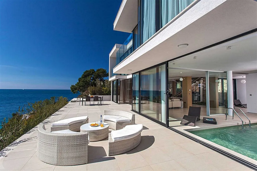 Primošten 4-Bedroom Villa with Indoor Pool & Sauna