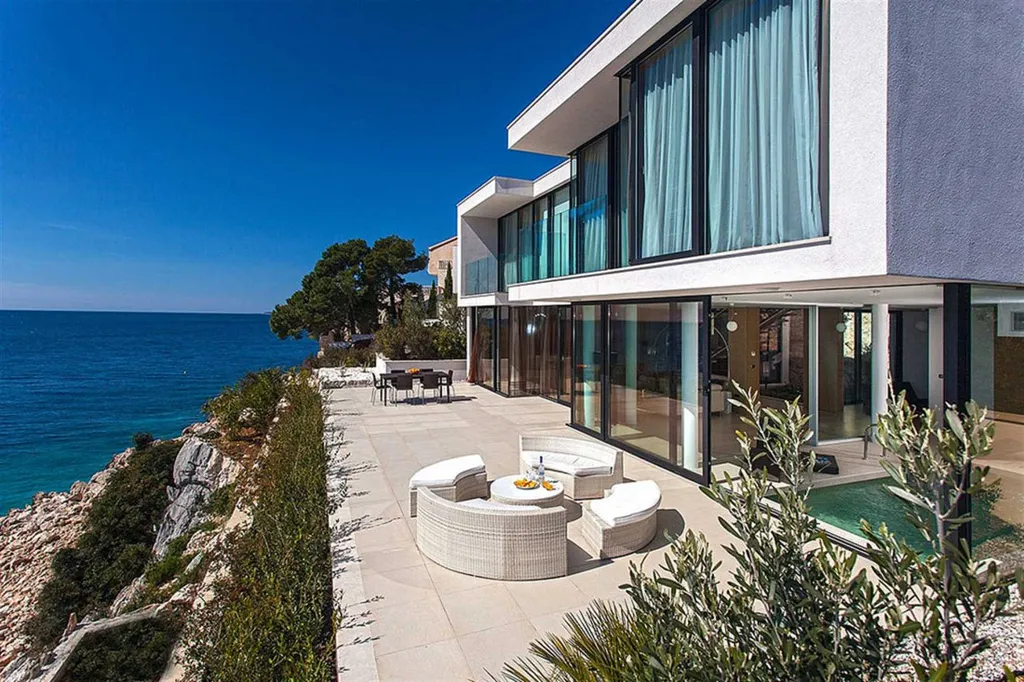 Primošten 4-Bedroom Villa with Indoor Pool & Sauna