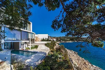 Villa in Primošten with Pool and Sauna