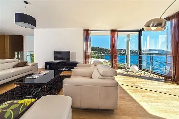 Villa in Primošten with Pool and Sauna