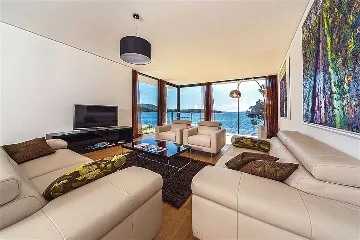 Villa in Primošten with Pool and Sauna