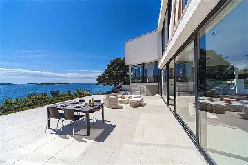 Villa in Primošten with Pool and Sauna