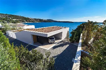 Villa in Primošten with Pool and Sauna