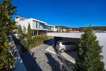 Villa in Primošten with Pool and Sauna