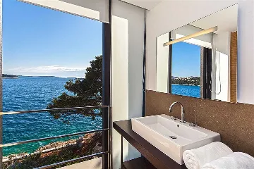 Villa in Primošten with Pool and Sauna