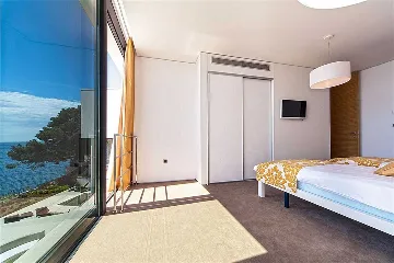 Villa in Primošten with Pool and Sauna