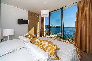 Villa in Primošten with Pool and Sauna