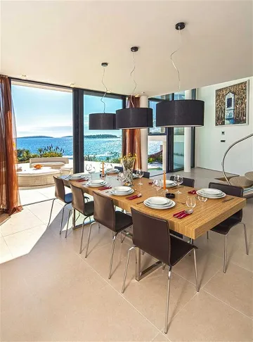 Villa in Primošten with Pool and Sauna