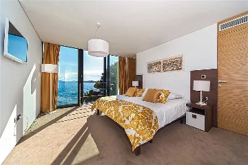 Villa in Primošten with Pool and Sauna