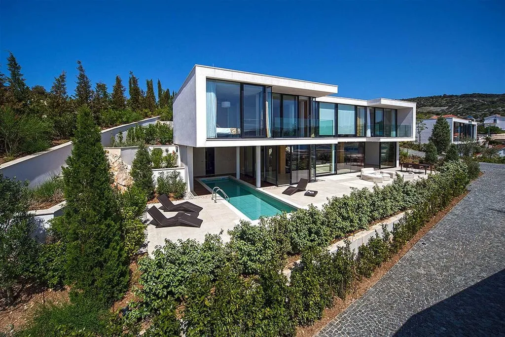 Air-Conditioned 3-Bedroom Villa in Primošten, Sleeps 6