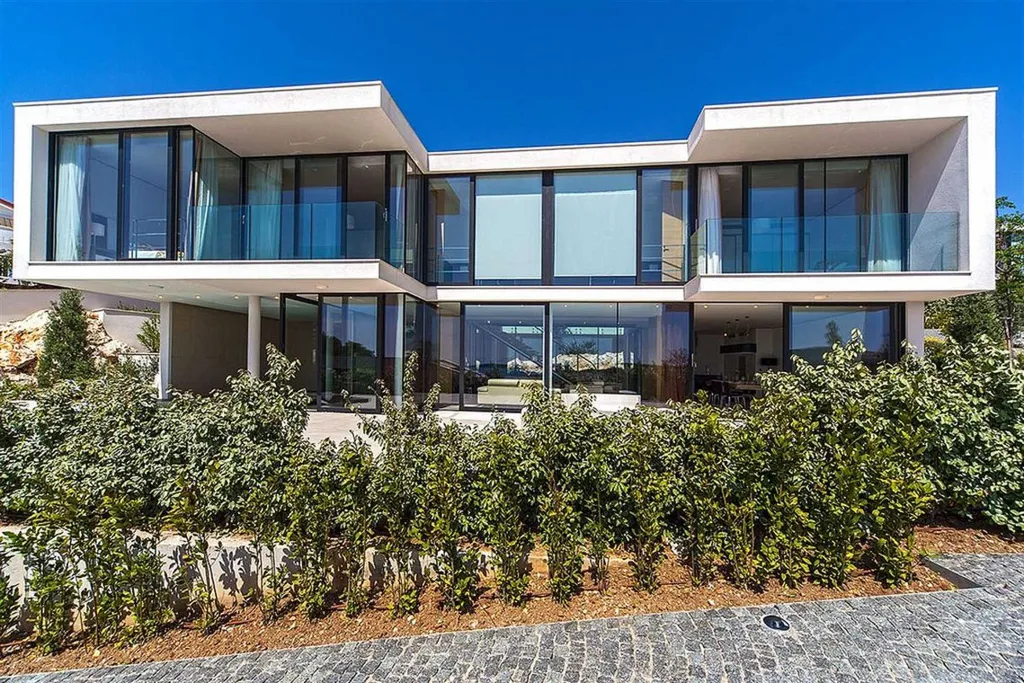 Air-Conditioned 3-Bedroom Villa in Primošten, Sleeps 6