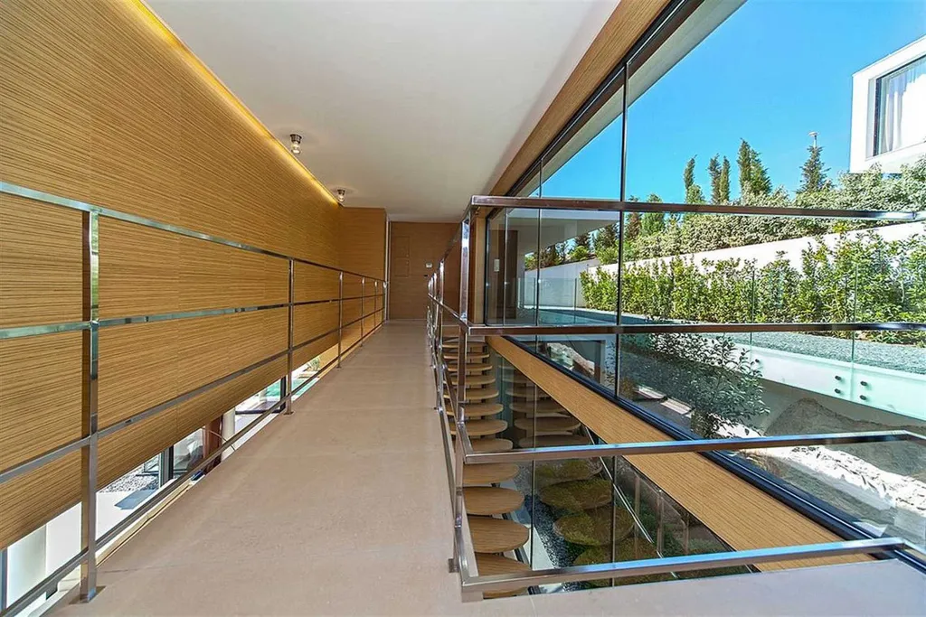 Air-Conditioned 3-Bedroom Villa in Primošten, Sleeps 6