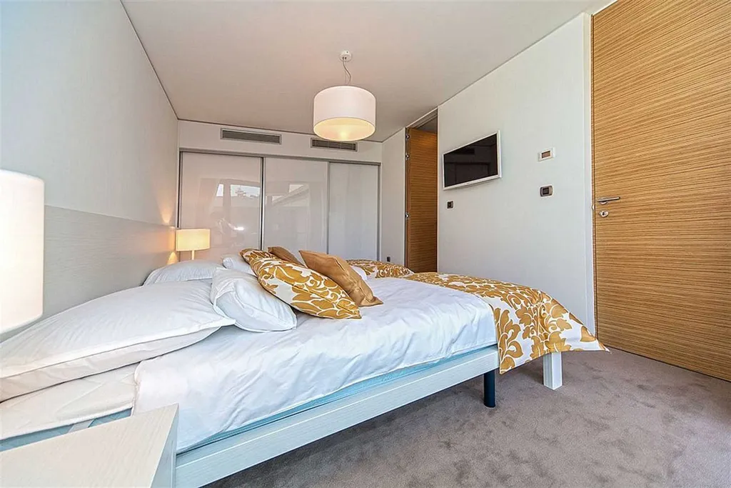 Air-Conditioned 3-Bedroom Villa in Primošten, Sleeps 6