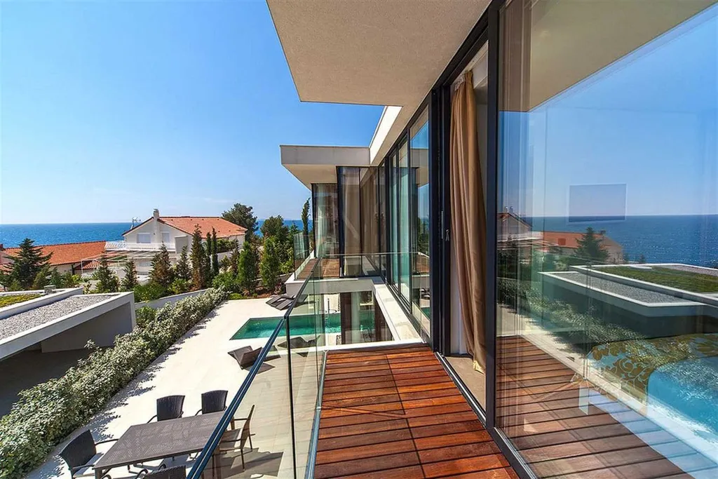 Primošten Villa for 8 Guests with Pool