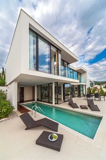 Primošten Villa for 8 Guests with Pool