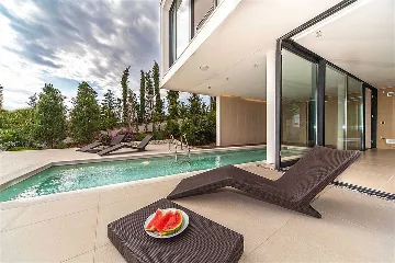 Primošten Villa for 8 Guests with Pool