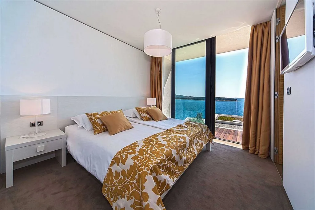 Primošten Villa for 8 Guests with Pool