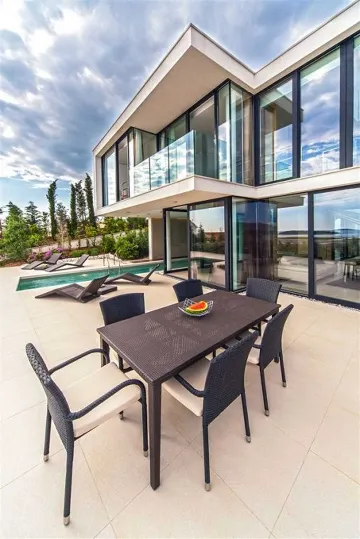 Primošten Villa for 8 Guests with Pool