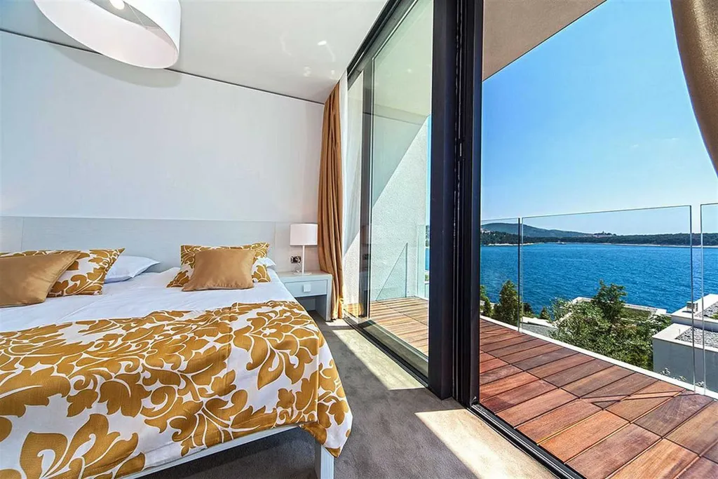 Primošten Villa for 8 Guests with Pool