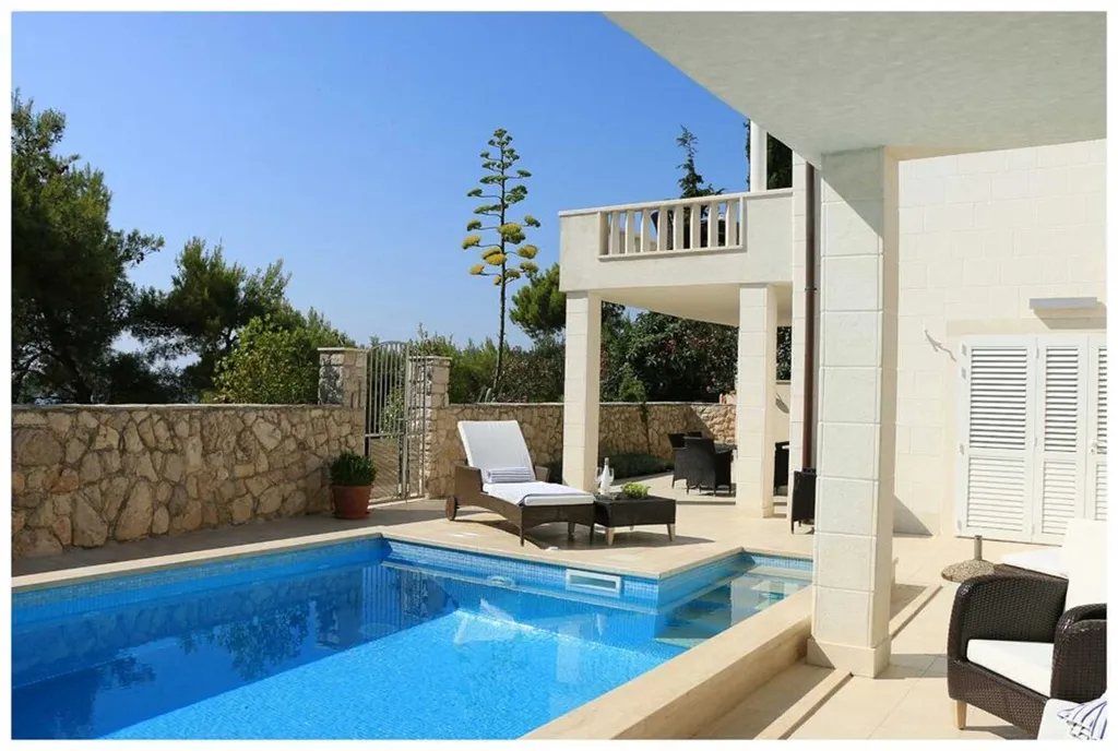 Villa in Primošten with Private Beach & Pool