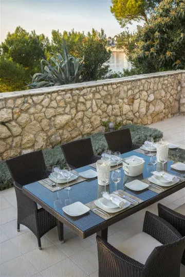 Villa in Primošten with Private Beach & Pool