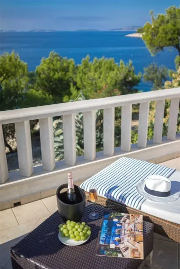 Villa in Primošten with Private Beach & Pool