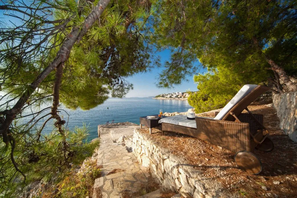 Villa in Primošten with Private Beach & Pool
