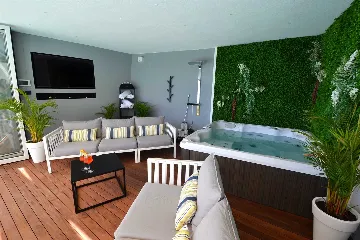 Primošten 4-Bedroom Villa with Pool and Jacuzzi