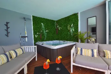 Primošten 4-Bedroom Villa with Pool and Jacuzzi