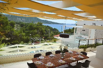 Primošten 4-Bedroom Villa with Pool and Jacuzzi