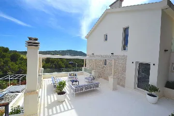 Primošten 4-Bedroom Villa with Pool and Jacuzzi