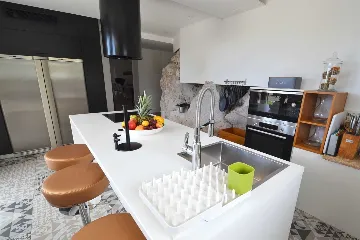 Primošten 4-Bedroom Villa with Pool and Jacuzzi