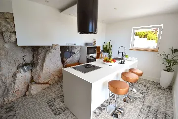 Primošten 4-Bedroom Villa with Pool and Jacuzzi