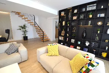 Primošten 4-Bedroom Villa with Pool and Jacuzzi